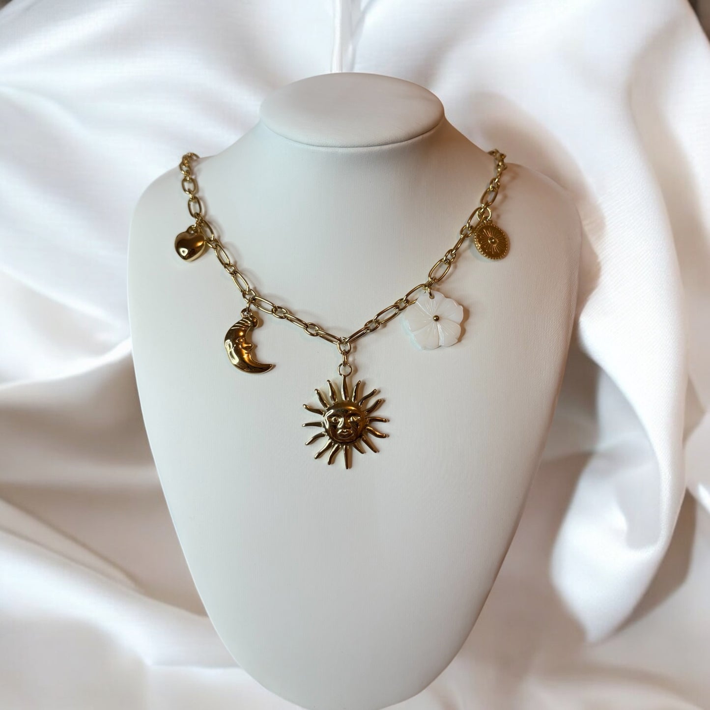 Collier SOLA
